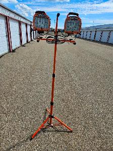 2-Work Lights, extendable stands, $ 10 Each - Photo 2
