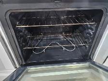 Frigidaire 30' White Freestanding Electric Ceramic Top Stove - Photo 3