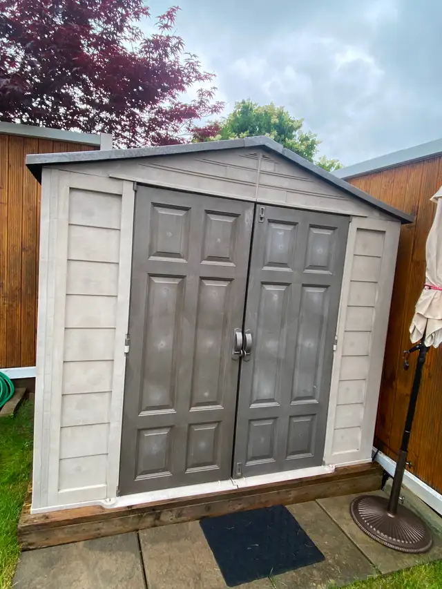 Shed Remise 8x6’ resin/vinyl