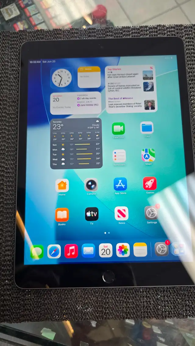 Apple 9th Generation iPad WiFi~64 Gigs