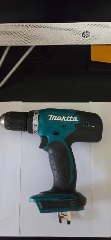 MAKITA DRILL COMBO - AS NEW - Photo 4