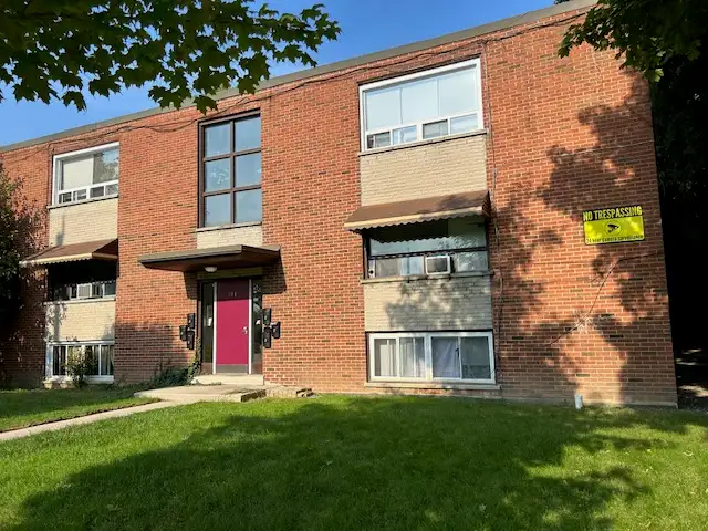 LOVELY 3 BEDROOM UPPER UNIT