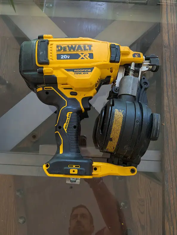DEWALT 20V MAX XR Cordless Roofing Nailers — Tested and Working