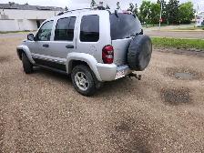 Mint condition suv - Photo 4