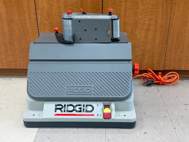 RIDGID EB4424 Oscillating Edge/Belt Spindle Sander - $199