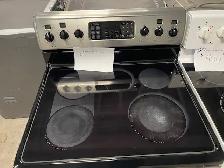 Cuisinière stainless vitrocéramique convection Frigidaire - Photo 2