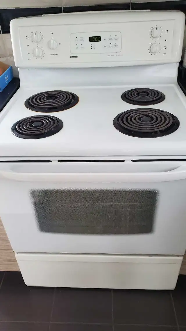 Four, frigo, laveuse et sécheuse