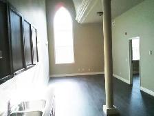 Stunning 1- Bedroom Apartment offered at HUGE DISCOUNT Woodstock - Photo 2