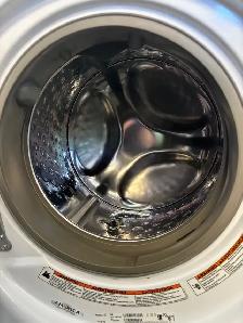 White Whirlpool Washer and Dryer Set - Photo 3