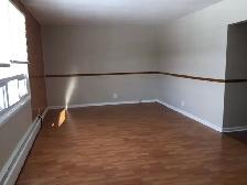 3 BEDROOM UPPER RUSTIC BEAUTY - Photo 3
