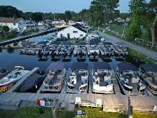 Cheapest Pontoon Boat Rental - Perfect for Fall Fun! - Photo 3