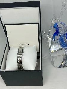 GUCCI Quartz women’s Watch - Photo 2