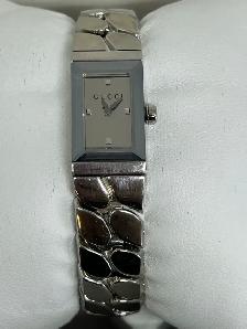 GUCCI Quartz women’s Watch - Photo 3