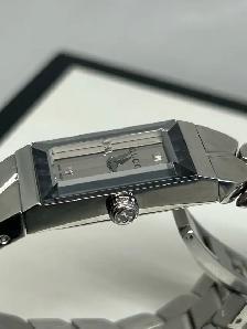 GUCCI Quartz women’s Watch - Photo 10