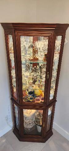 Dining Room corner cabinet solid wood stand up chest - Photo 4