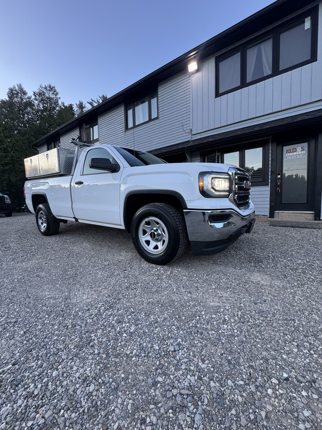 2018 GMC Sierra 1500 REGULAR CAB 8 FT BOX — 4x4 — CERTIFIED —