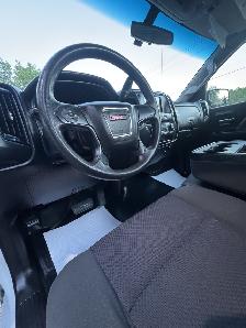 2018 GMC Sierra 1500 REGULAR CAB 8 FT BOX — 4x4 — CERTIFIED — - Photo 11