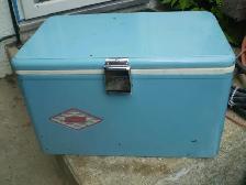 COLEMAN VINTAGE BLUE STEEL 38 QT COOLER-USED-MADE IN CANADA- $40