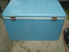 COLEMAN VINTAGE BLUE STEEL 38 QT COOLER-USED-MADE IN CANADA- $40 - Photo 4
