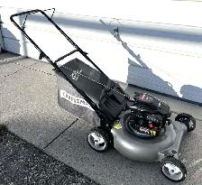 CRAFTSMAN REAR BAG GAS LAWNMOWER - Photo 2