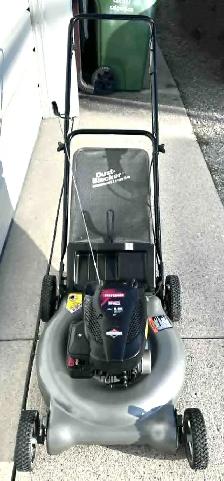 CRAFTSMAN REAR BAG GAS LAWNMOWER - Photo 3