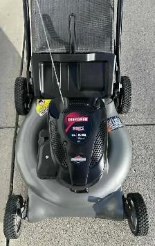 CRAFTSMAN REAR BAG GAS LAWNMOWER - Photo 4