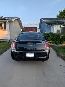 2013 Chrysler 300C, 5.7L Hemi, new summer and winter tires - Photo 5
