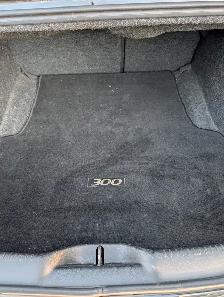 2013 Chrysler 300C, 5.7L Hemi, new summer and winter tires - Photo 10