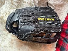 softball mitt