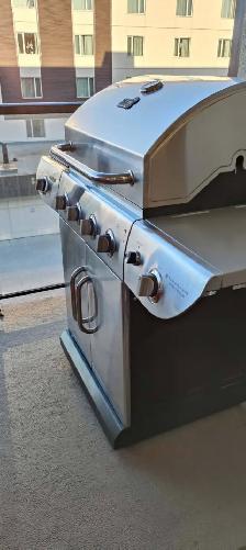 BBQ GRILL---5 BURNER--$157