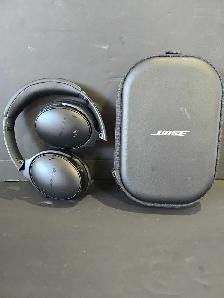 BOSE QUIETCOMFORT HEADPH0NES IN BOX