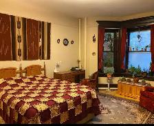 3 Beds 1 Bath - Apartment - Photo 2