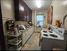 3 Beds 1 Bath - Apartment - Photo 7