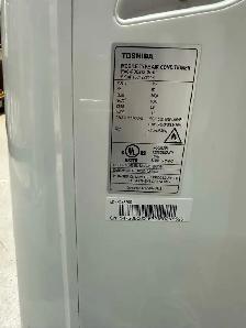 Toshiba Portable Air Conditioner with complete window kit - Photo 2
