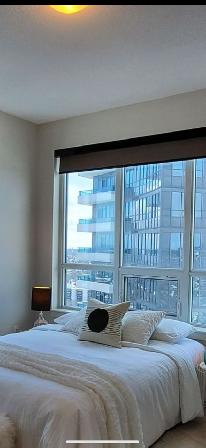 Large, Furnished Room in a Modern Condo,  Yonge St and Steels Av - Photo 2