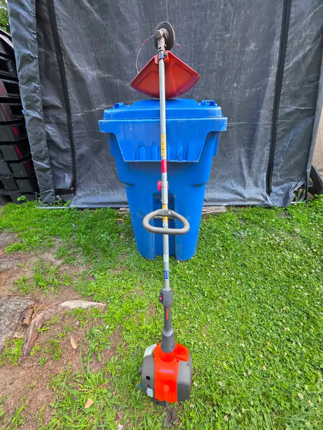 Husqvarna 128LD Weedwacker Straight Shaft Weed Trimmer 2 Stroke
