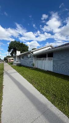 Clean, Spacious, Beautiful Home for Rent - Photo 2