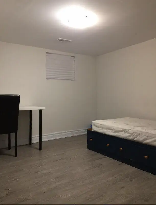 Basement Room - Lakeshore and Kipling