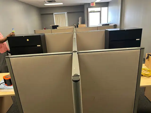 Office Space Dividers / Cubicle Partitions – Great Condition