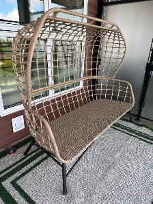 Queen bed set for sale, moving out of province. - Photo 2
