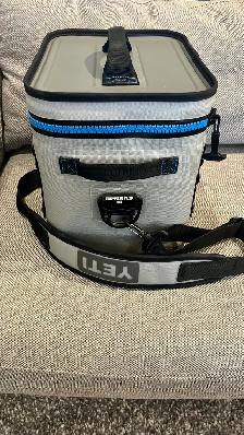 Yeti hopper flip 12 (text to pick up) - Photo 3