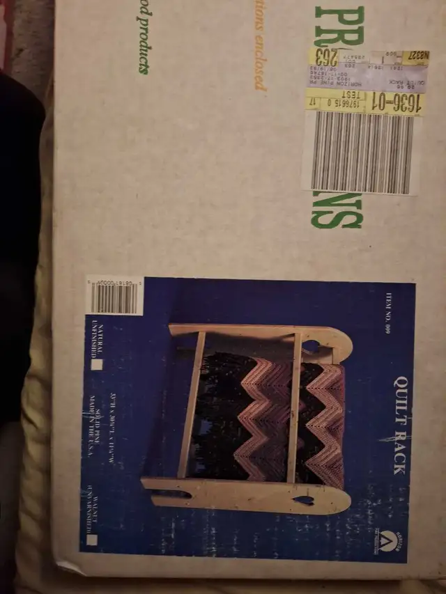 Wooden Quilt Rack with Heart Cutouts