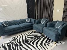 Luxurious Sofa 3 seater and 2 Chairs - Photo 2