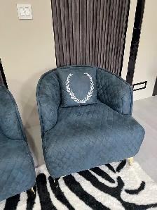 Luxurious Sofa 3 seater and 2 Chairs - Photo 6