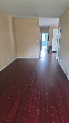 124 side, 3 bedroom house, $2000/ month, utilities not included. - Photo 4
