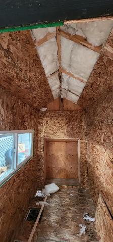 Ice fishing shack and trailer - Photo 8