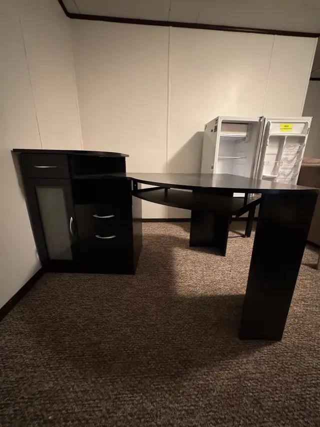 CORNER OFFICE DESK