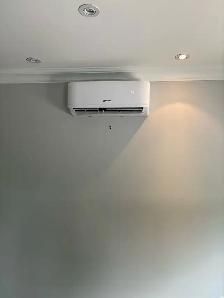 Ductless air conditioning installation - Photo 2