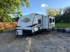 SALE – 2013 Kodiak Express Travel Trailer