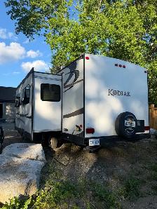 SALE – 2013 Kodiak Express Travel Trailer - Photo 3